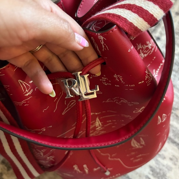 Ralph Lauren Andie drawstring bucket bag red andie 19 sailboats - Picture 6 of 13